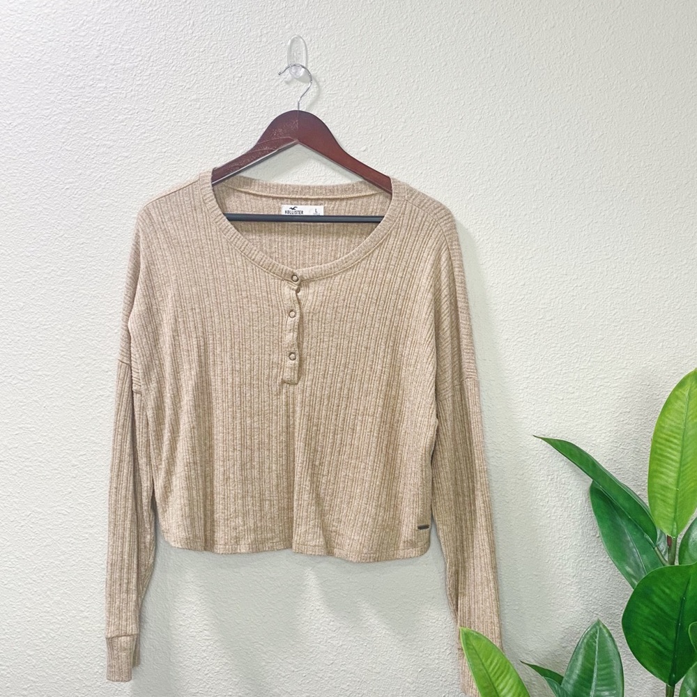 NWOT Hollister Co. cropped long sleeve shirt